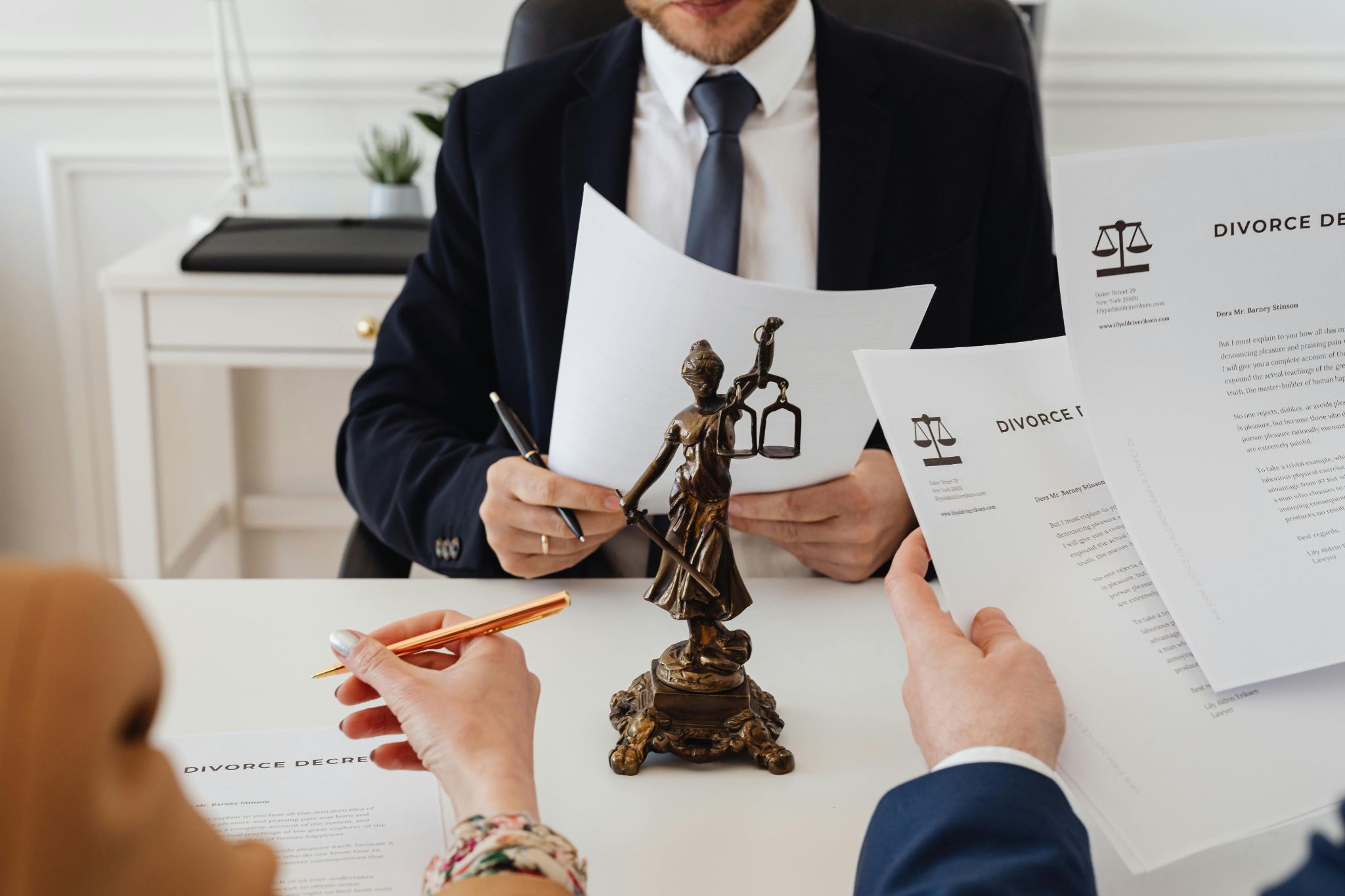 Criminal Lawyer Fees In Singapore: Guide To Legal Costs %currentyear%
